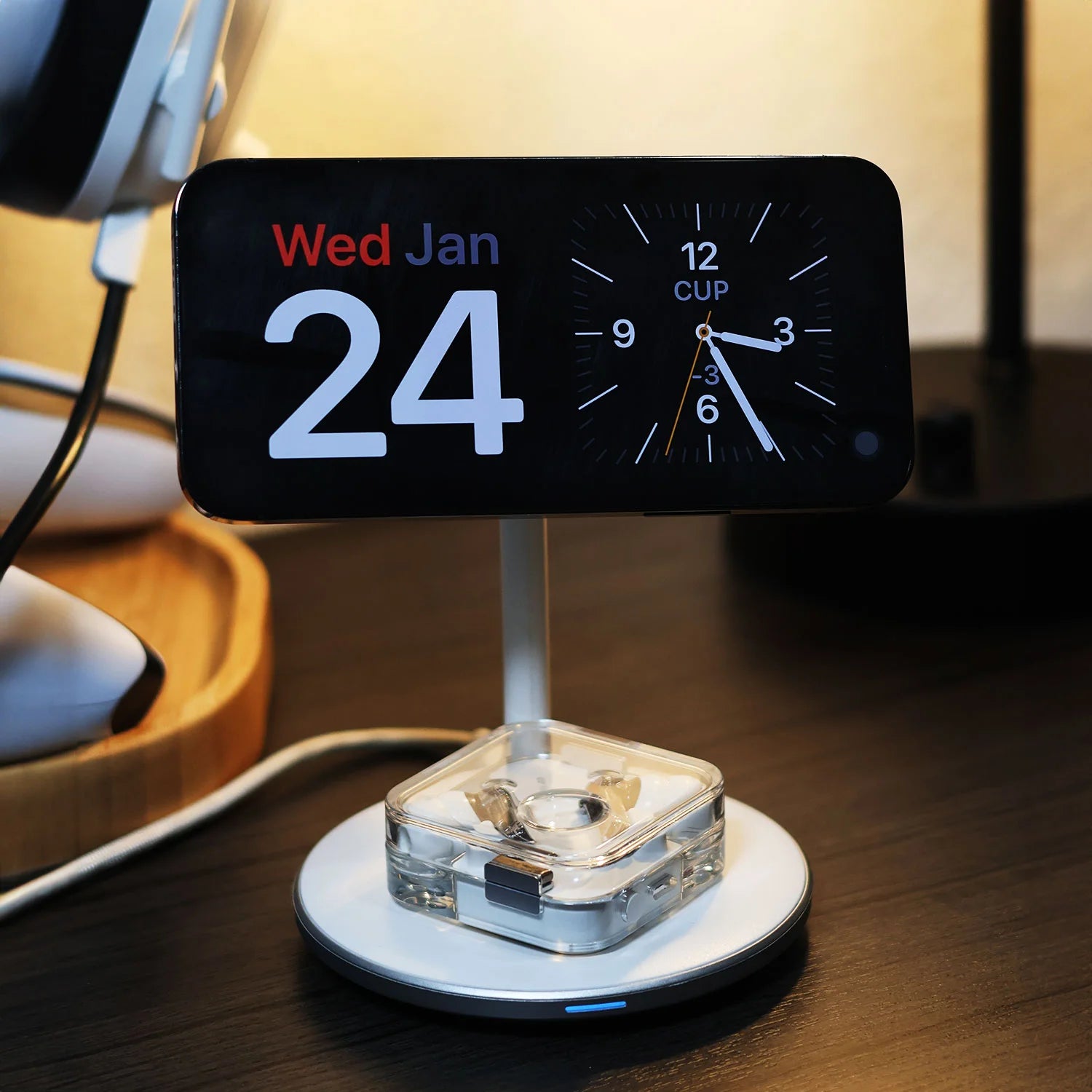 Stand - 3 in 1 Charging Station